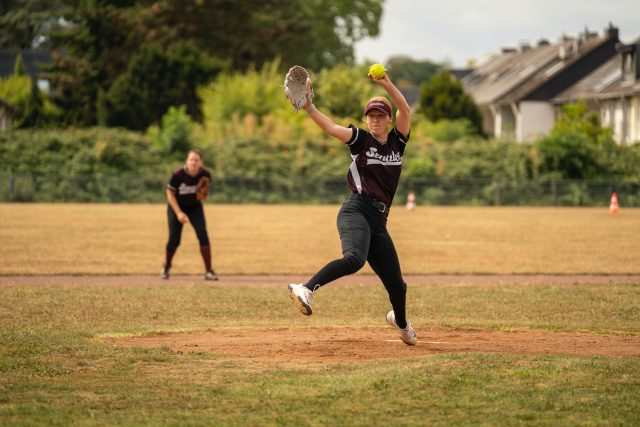 SENATORS LADIES SHINE IN GAME ONE